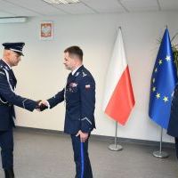 Meldunek gotowości do uroczystej zbi&oacute;rki z okazji zmiany komendanta w KPP Miech&oacute;w