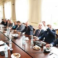 Rada Powiatu Miechowskiego jednogłośnie udzieliła wotum zaufania i absolutorium dla Zarządu Powiatu