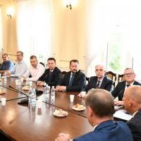 Włodarze gmin Powiatu Miechowskiego na spotkaniu z Wojewodą Małopolskim