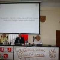 Przewodniczący Rady Powiatu Jan Biesaga oraz Wiceprzewodniczące Anna Dr&oacute;żdż i Regina Siudak