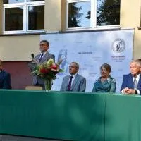 Rozpoczęcie roku w LO Miech&oacute;w - przemawia Dyrektor Krzysztof Gajos