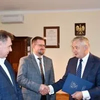 Starosta powołuje na stanowisko nowego Powiatowego Inspektora Nadzoru Budowlanego Adriana Jochymczyka