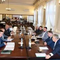 Spotkanie starost&oacute;w z burmistrzami i w&oacute;jtami - dyskusja w sprawie modernizacji dr&oacute;g powiatowych