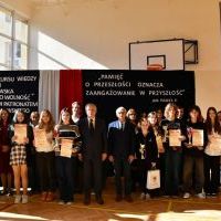 Zdjęcie grupowe - laureaci konkursu