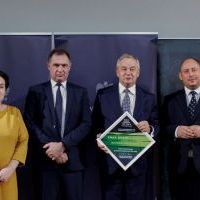 Zdjęcie grupowe - Wojewoda Małopolski, Starostowie Miechowscy oraz Skarbnik Powiatu