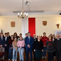 Konkurs pszczelarski - zdjęcie grupowe nagrodzonych