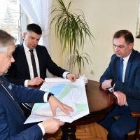 Podczas spotkania poruszono wiele istotnych temat&oacute;w dotyczących bieżącego funkcjonowania Powiatu