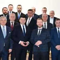 Konwent Samorządowc&oacute;w Powiatu Miechowskiego - zdjęcie grupowe
