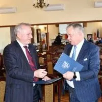 Konwent Samorządowc&oacute;w Powiatu Miechowskiego - podpisanie umowy z MOT