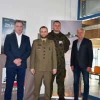 Kwalifikacja wojskowa w Powiecie Miechowskim - Wicestarosta oraz Szef Wydziału Rekrutacji  cz.p.o. kpt. Krzysztof G&oacute;rka