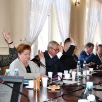 XI Sesja Rady Powiatu Miechowskiego - głosowanie nad uchwałą