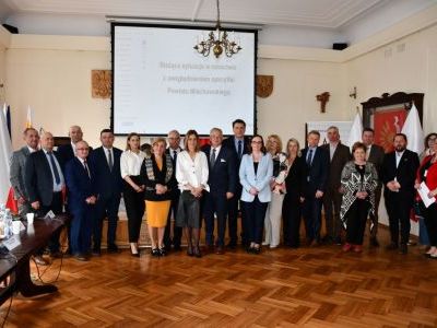 Uczestnicy konferencji dotyczącej Bieżącej sytuacji w rolnictwie z uwzględnieniem specyfiki Powiatu Miechowskiego”
