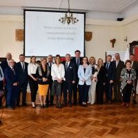 Uczestnicy konferencji dotyczącej Bieżącej sytuacji w rolnictwie z uwzględnieniem specyfiki Powiatu Miechowskiego&rdquo;