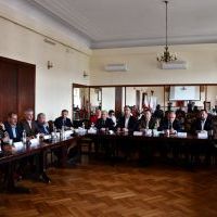 Uczestnicy Konserencji dotyczącej bieżącej sytuacji w rolnictwie z uwzględnieniem specyfiki Powiatu Miechowskiego.