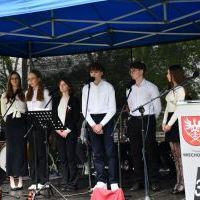 Występ artystyczny młodzieży z Liceum Ogólnokształcącego z Miechowa