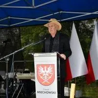 Ambasador Powiatu Miechowskiego - Krzysztof G&oacute;recki czyta tekst pierwotny Konstytucji