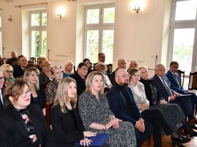Powiatowy Dzień Bibliotekarza - publiczność i zaproszeni Goście
