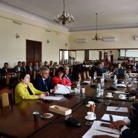 Radni Powiatu Miechowskiego podczas XII Sesji Rady Powiatu