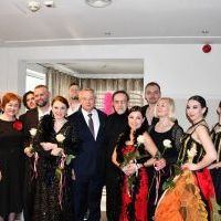 Wiosna w operetce na Ziemi Miechowskiej - zdjęcie grupowe z artystami