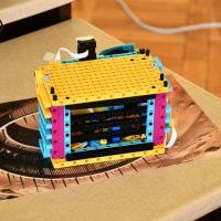 Robot z klocków LEGO