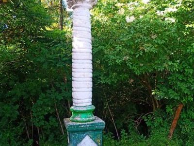 Konserwacja kamiennej kapliczki Matki Bożej Bolesnej z 1686 roku w Kalinie Małej