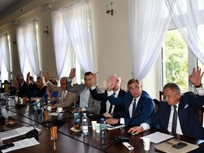 Zarząd Powiatu Miechowskiego z jednogłośnym wotum zaufania i absolutorium