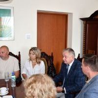 Starosta Miechowski omawia roboczy program wydarzenia