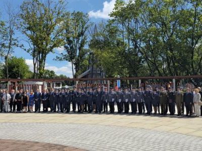 Obchody Święta Policji - zdjęcie grupowe