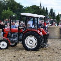 Traktoriada w Słaboszowie - zawracanie 