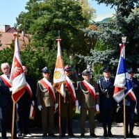 Święto Wojska Polskiego- Poczty Sztandarowe przed Pomnikiem z Orłem