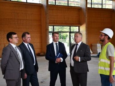 budowa nowego boiska wielofunkcyjnego przy LO Miechów