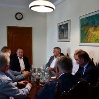 Spotkanie z Rektorem UEK w gabinecie Starosty Miechowskiego