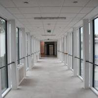 Łącznik sali gimnastycznej z budynkiem szkoły