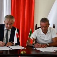 Moment podpisania porozumienia o wsp&oacute;łpracy