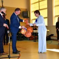 Uroczyste otwarcie nowej inwestycji w Ekonomiku - przekazanie sprzętu sportowego