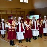 Święto Szkoły w ZS nr 1 w Miechowie - występ artystyczny