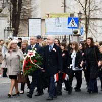 Obchody Narodowego Święta Niepodległości w Miechowie - marsz pod Pomnik z Orłem