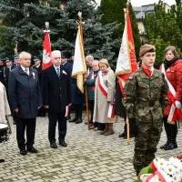 Obchody Narodowego Święta Niepodległości w Miechowie - składanie kwiat&oacute;w