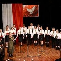 Obchody Narodowego Święta Niepodległości w Miechowie - występ Zespołu Perły Miechowa