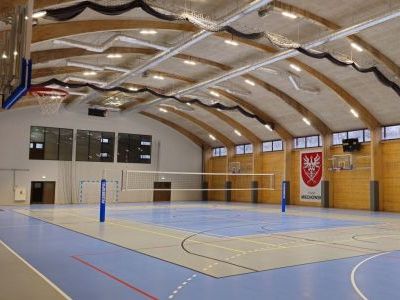 Wnętrze nowej hali sportowej