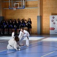 występ artystyczny młodzieży z LO Miechów