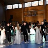 występ artystyczny młodzieży z LO Miechów