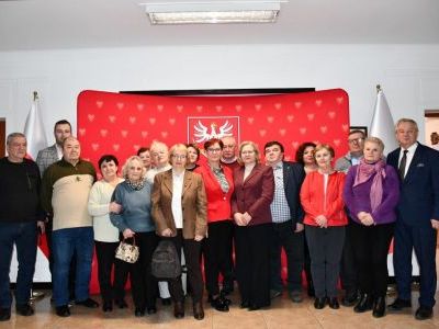 Zdjęcie grupowe Powiatowej Rady Seniorów