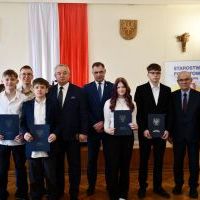 Zdjęcie grupowe stypendyst&oacute;w