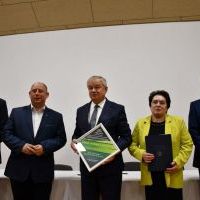 owiat Miechowski z dofinansowaniem 6 063 910 zł na remont dr&oacute;g