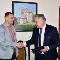 Podpisanie umowy o promocji Powiatu Miechowskiego