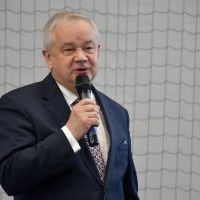 Pożegnanie maturzyst&oacute;w w szkołach Powiatu Miechowskiego - przemowa Starosty