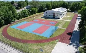 plac sportowy Liceum Og&oacute;lnokształcącego