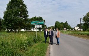 Dyrektor ZDP Miech&oacute;w Krzysztof Szarek, Wicestarosta Jerzy Pułka oraz Członek Zarządu Powiatu Jan Żebrak