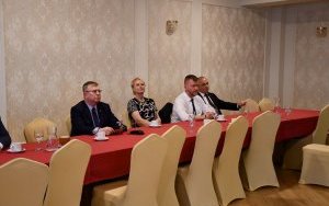 Posiedzenie Komisji Budżetu, Mienia i Finans&oacute;w SWM w Książu Wielkim.